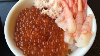 ラビスタ釧路川の1800円朝食バイキングは海鮮丼がすごい